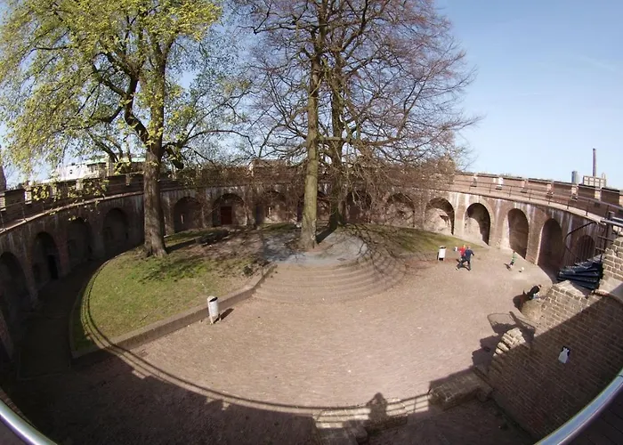 Centre Canal View Or Terrace View *