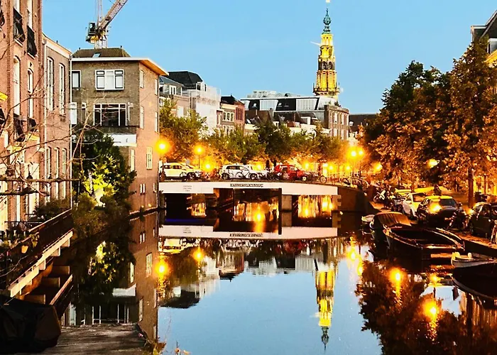 Centre Canal View Or Terrace View