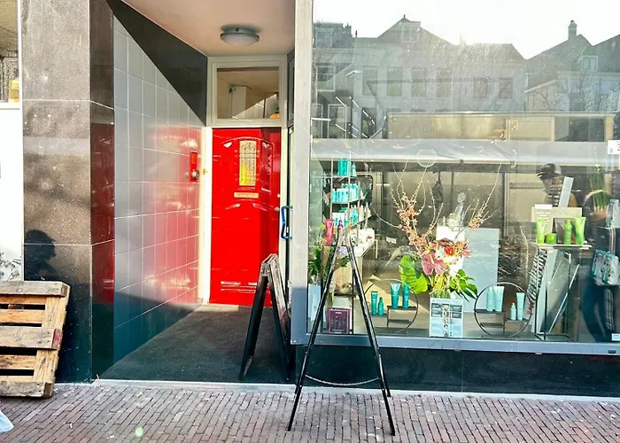 Centre Canal View Or Terrace View